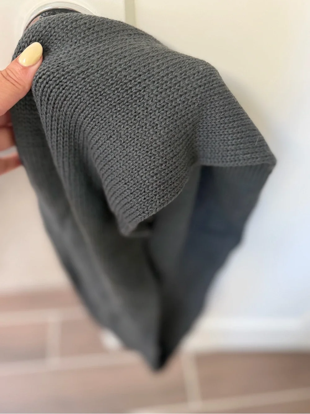 The North Face Black Knit Scarf with Leather Logo Patch - Dark Charcoal